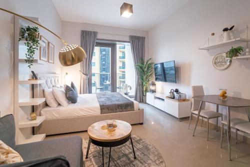 HiGuests Vacation Homes - Sparkle Towers 2, Alantos, United Arab Emirates