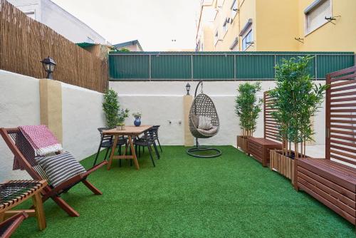 Belém Light Filled Apt With Patio, By TimeCooler