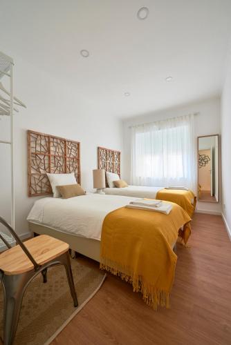 Belém Light Filled Apt With Patio, By TimeCooler