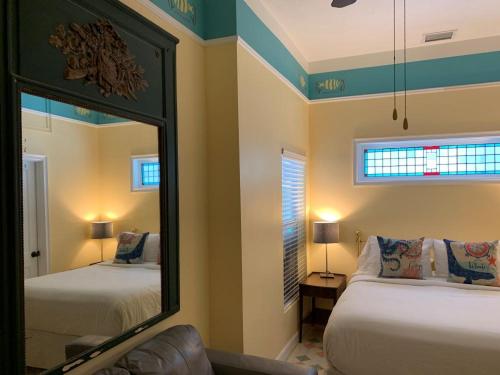 Tempat tidur dalam kamar di Havana Inn