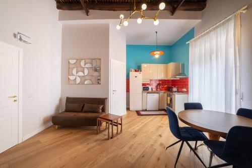 Design Apartment Next Sorbillo on Tribunali St By HouseinNaples