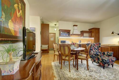 Kuchyň nebo kuchyňský kout v ubytování Helios 19 Luxury Vilnius Apartment