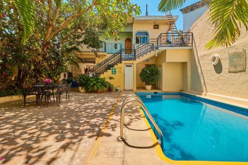 A piscina localizada em Hotel Posada San Rafael ou nos arredores