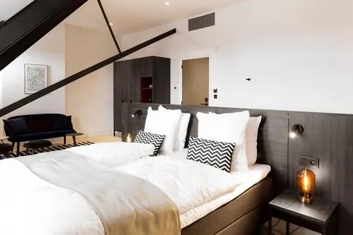 Corsendonk Turnova picture