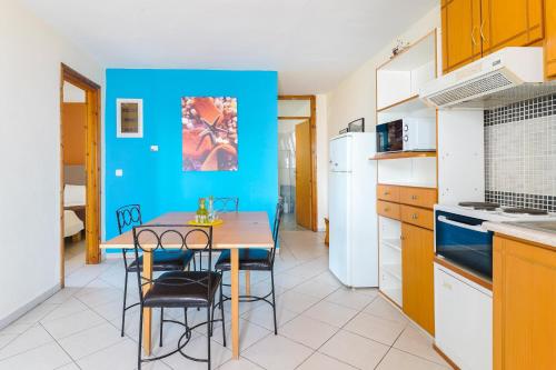 Kuchyň nebo kuchyňský kout v ubytování Villa Golden Nest