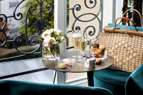 Minuman di Hôtel des Arts Montmartre