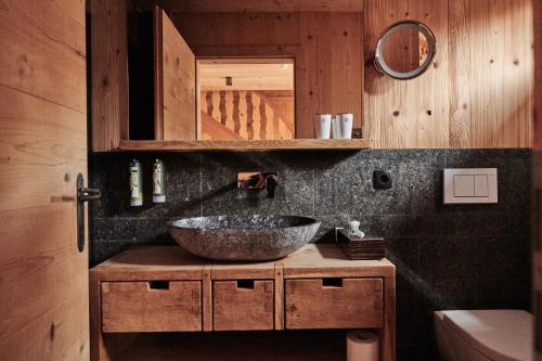 Koupelna v ubytování HochLeger - Chalet Refugium am Berg