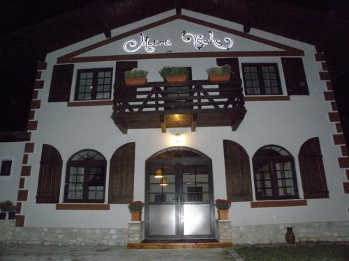 Φωτογραφία από το άλμπουμ του Hanul Moara Veche pensiune restaurant σε Berca