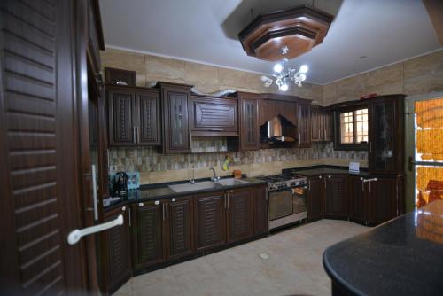 Una cocina o zona de cocina en Juniper House