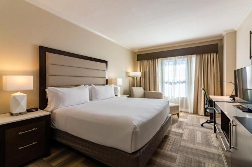 TV o dispositivi per l'intrattenimento presso Holiday Inn Express Savannah - Historic District