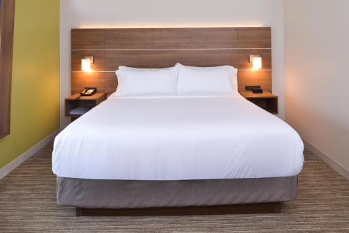 Gallery image of Holiday Inn Express & Suites - Omaha - 120th and Maple by IHG in Omaha