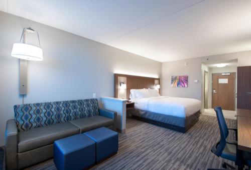 Postel nebo postele na pokoji v ubytování Holiday Inn Express Quantico - Stafford by IHG