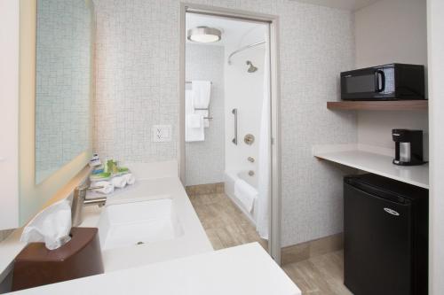 Holiday Inn Express Salt Lake City Downtown, an IHG Hotel Image
