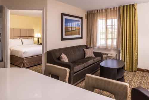 Gallery image of Candlewood Suites Kansas City, an IHG Hotel in Kansas City
