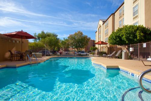 Holiday Inn Express Phoenix-Airport/University Drive, an IHG Hotel Image
