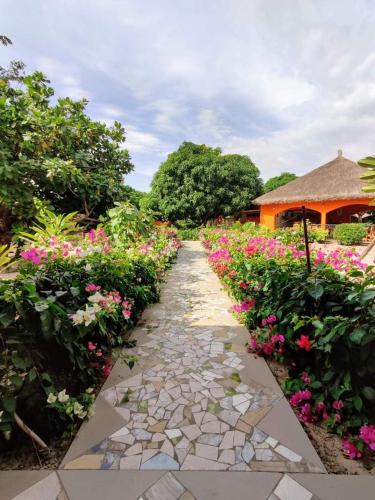 Un jardín fuera de B & B Mariamacounda