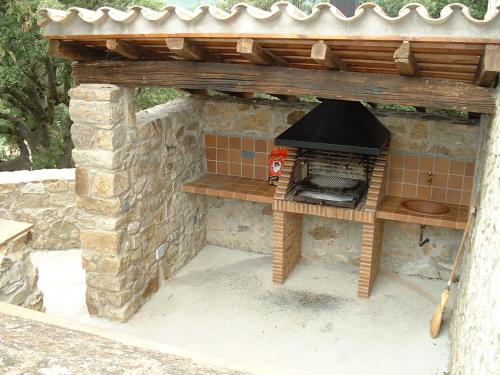 Kemudahan BBQ tersedia untuk tetamu di the country house