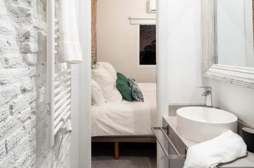 Foto da galeria de Cosy Apartment in the heart of Barrio de las Letras em Madri