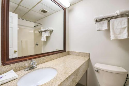 Ένα μπάνιο στο Motel 6-Tinton Falls, NJ