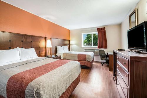 Postel nebo postele na pokoji v ubytování Motel 6-Tinton Falls, NJ