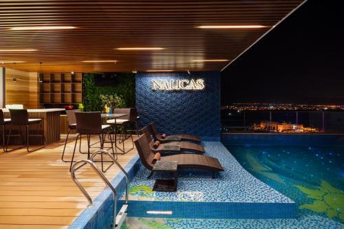 Bazén v ubytování Nalicas Nha Trang Hotel nebo v jeho okolí