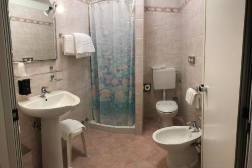 Koupelna v ubytování Hotel San Carlo