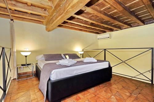 Campo Dei Fiori Home