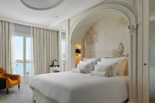 Ένα ή περισσότερα κρεβάτια σε δωμάτιο στο Palace Elisabeth, Hvar Heritage Hotel