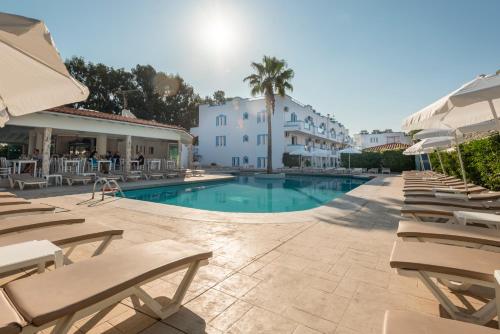 Бассейн в Aegean Blu Hotel & Apartments или поблизости