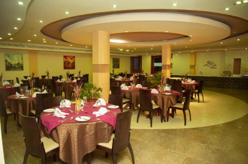 En restaurant eller et andet spisested på SG Premium Resort