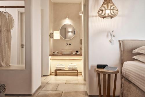 Koupelna v ubytování Mykonos Bliss - Cozy Suites, Adults Only Hotel