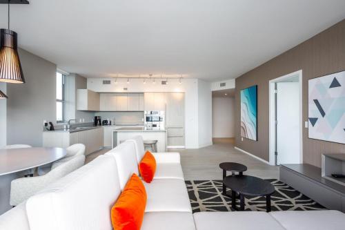 Gallery image of Modern 3 bedroom at Hollywood Beach Resort 28th floor in Hallandale Beach