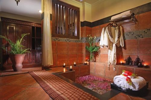 Ett badrum på Jogloplawang Villa&Resort