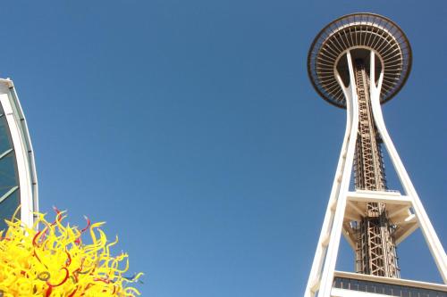 a view of the oriental pearl tower in shanghai at Holiday Inn Seattle DWTN Lake Union by IHG in Seattle