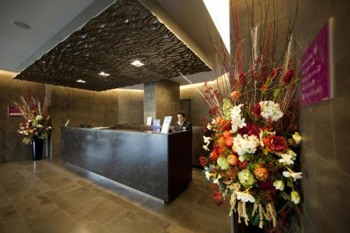 Hall o reception di Crowne Plaza Verona Fiera, an IHG Hotel