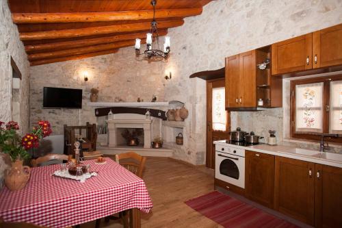 Kjøkken eller kjøkkenkrok på Ariadne Traditional Home