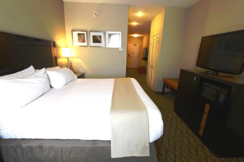 Ένα ή περισσότερα κρεβάτια σε δωμάτιο στο Holiday Inn Effingham by IHG