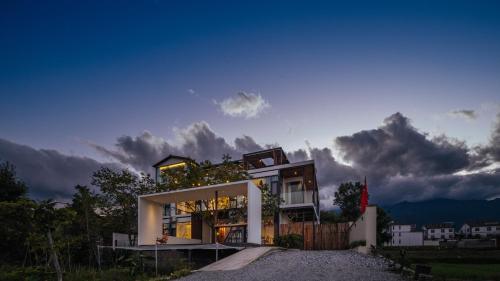 Φωτογραφία από το άλμπουμ του Ting Jian Empty Yard Pastoral Design Residential Dali Shop σε Νταλί