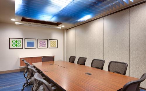 Konferenční prostory v ubytování Holiday Inn Express & Suites Orem-North Provo