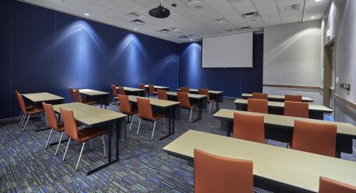 Бизнес-центр и/или конференц-зал в Holiday Inn Express : Eugene - Springfield by IHG