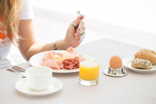 Ateriointia hotellissa tai sen lähistöllä