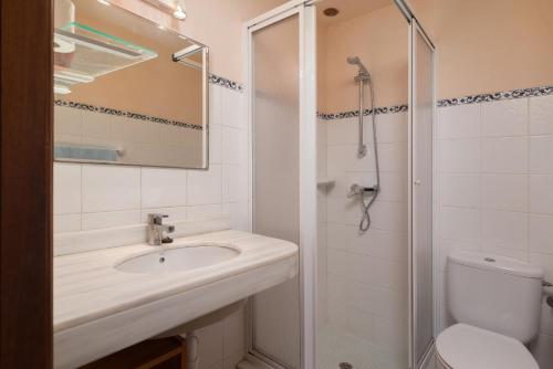 Ένα μπάνιο στο C242 Galardo by Mallorca Villa Selection