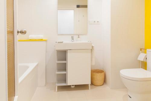 Vonios kambarys apgyvendinimo įstaigoje FLORIT FLATS - Apartment Torres de Quart I