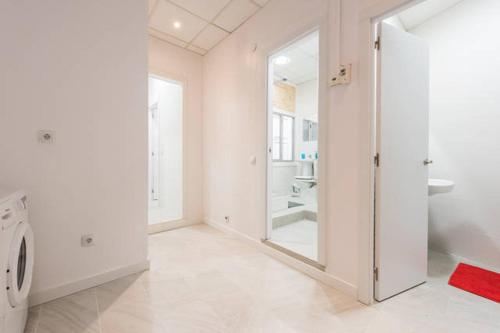 Koupelna v ubytování M&F Apartaments Gran Via
