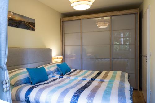 Luxury Garden Apartment (5 mins to the subway)