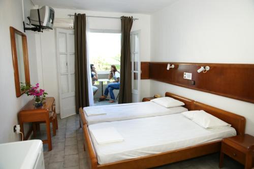 Gallery image of Hotel ELIES in Panormos Kalymnos