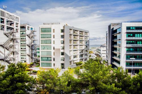 Central Orient Residence - Modern, spacious and sunny! By the river!