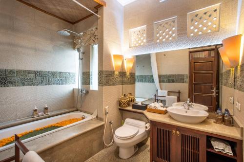 Koupelna v ubytování Villa Saffron Seminyak Bali