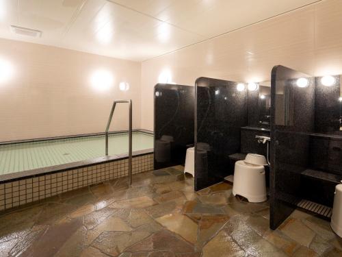 Green Rich Hotel Kurashiki Ekimae (Artificial hot spring Futamata Yunohana) 욕실