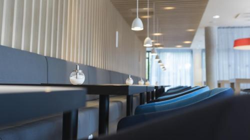 Ein Sitzbereich in der Unterkunft Holiday Inn Express - Wiesbaden by IHG